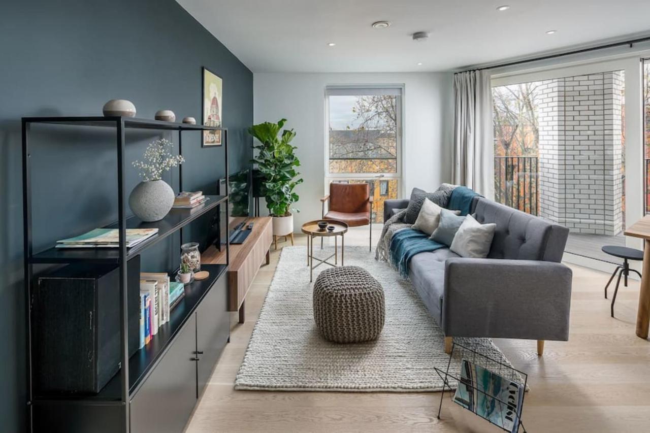 Modern 2 Bed Sleeps 6 W Gym & Balcony In Southwark * Londra